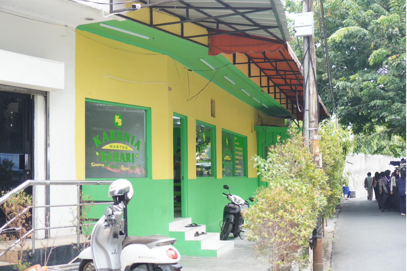 Outlet Warteg Karunia Bahari Grogol sebelum transformasi